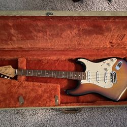 Fender 1992 AVRI 1962 Reissue Stratocaster Guitar Sunburst