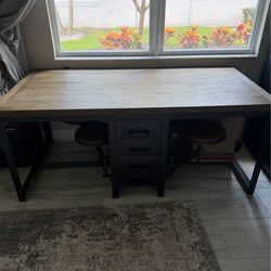 Artists Desk