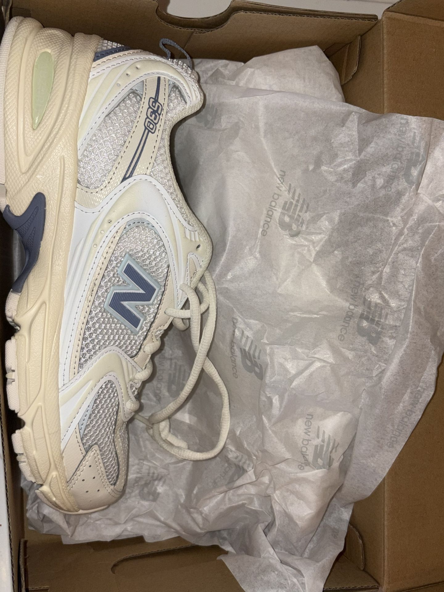 BRAND NEW NEW BALANCE 530 - 7.5 But Fit an 8