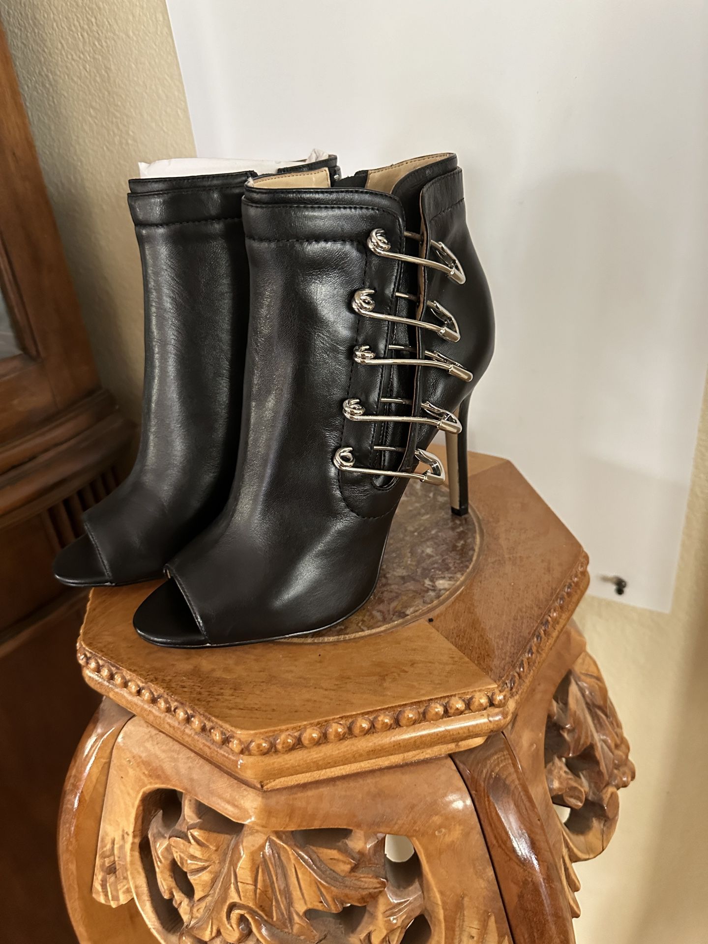 Katy Perry Boots Size 8