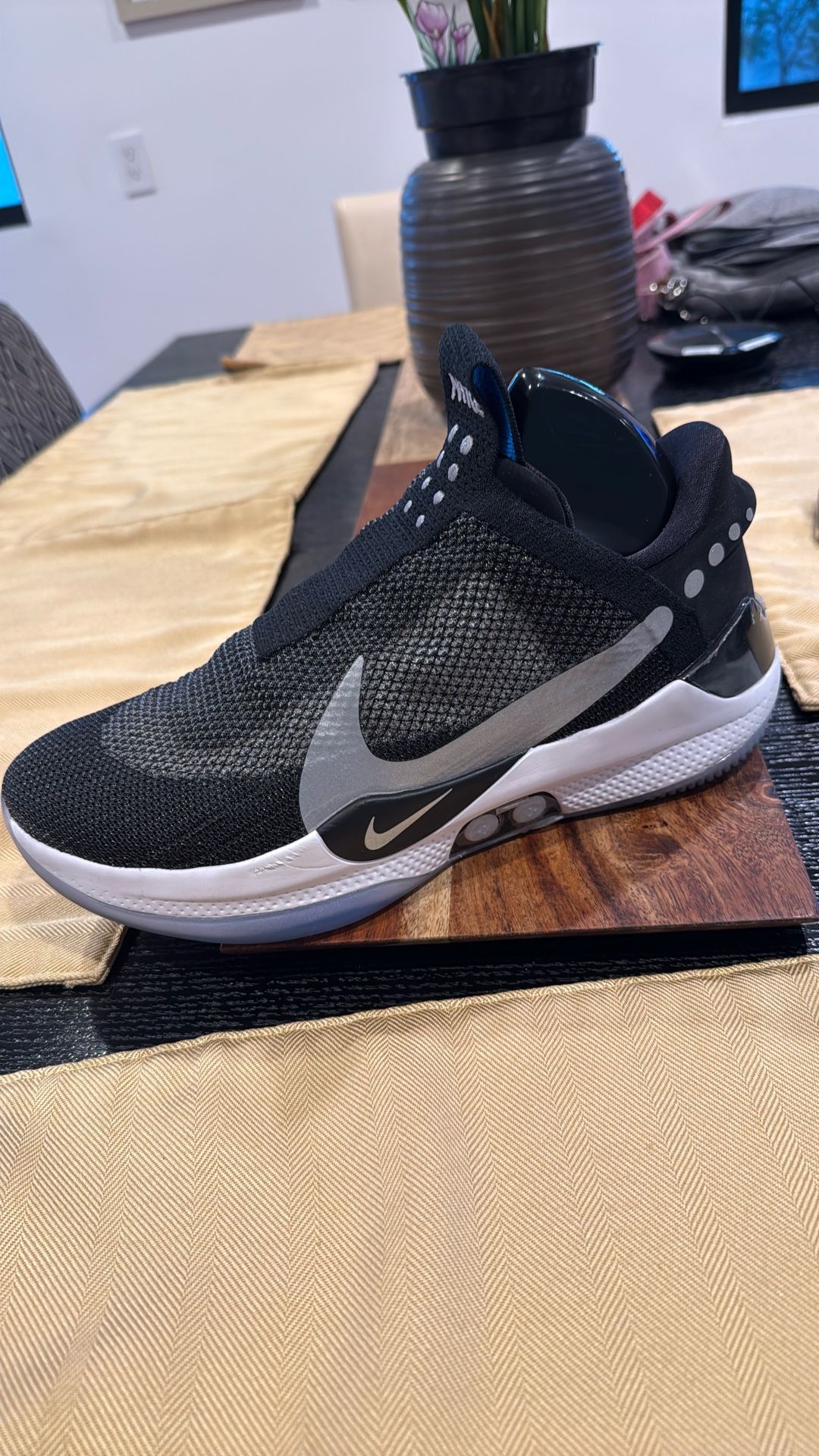 Nike ADAPT BB