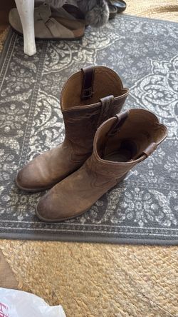 Women’s Ariat Boots 8