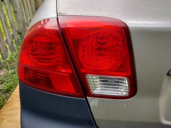 Left Drivers INNER: Rear Tail Light: OEM: 01-05 HONDA CIVIC: READ!!