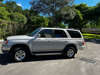 🚗 FOR SALE: Toyota 4Runner 1998