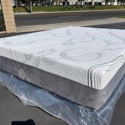 Cal King Organic Cooling Gel Memory Foam!!