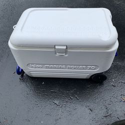 Igloo Marine 70 Rolling Cooler