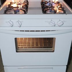 Preciosa Estufa De Gas 🔥 Frigidaire Seminueva Lista Para Usar 🔥 Super Limpia Trabaja Muy Bien Los Cuatro Quemadores Y El Horno 🔥 $220