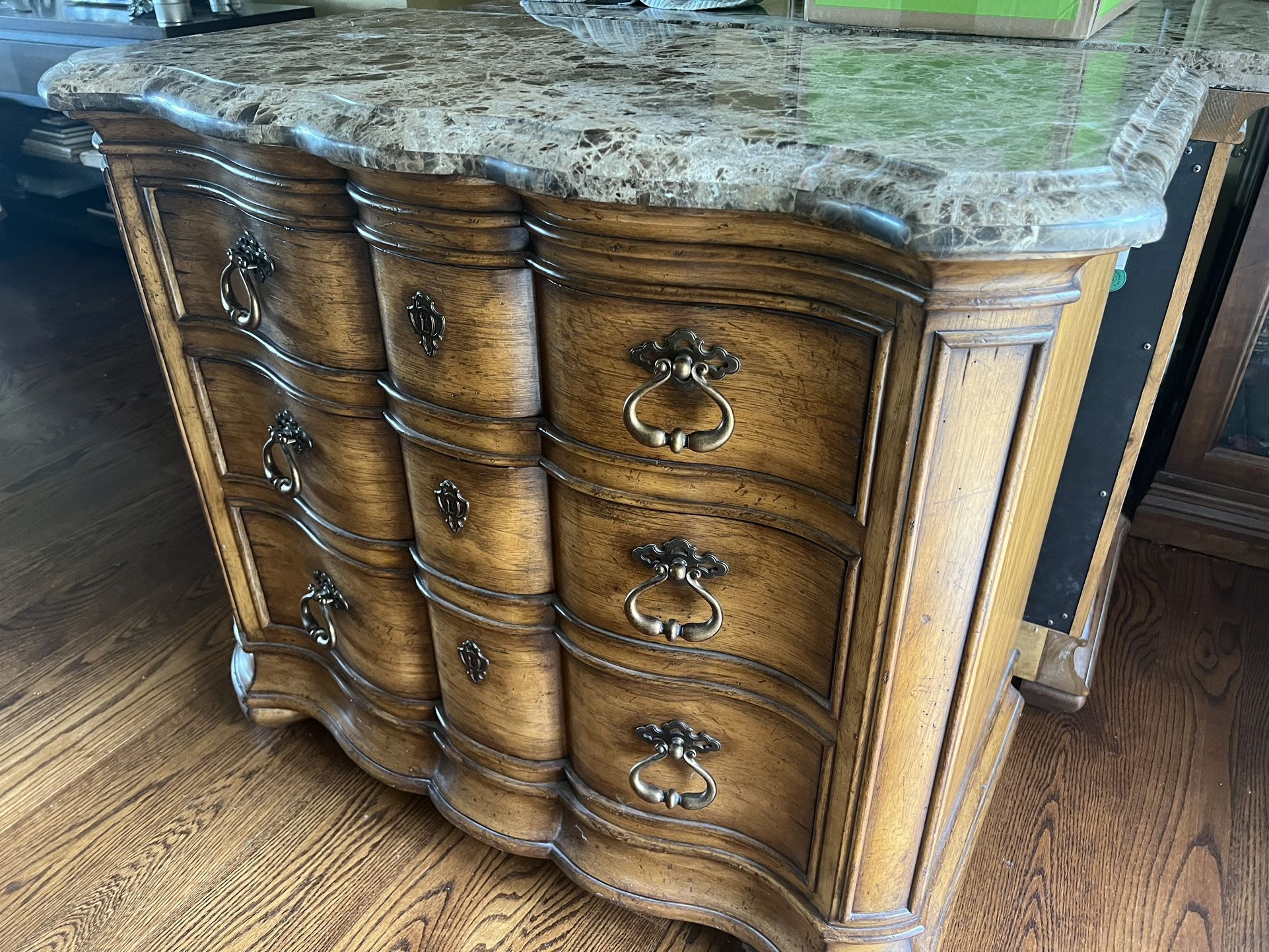 Thomasville Hills Of Tuscany Nightstand