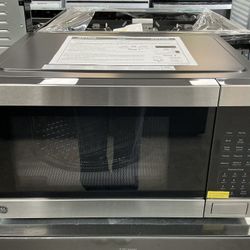GE 1.0 cu. ft. 1050-Watt Convection Countertop Microwave