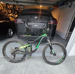 Awesome Giant Trance 2 Mountain Bike
