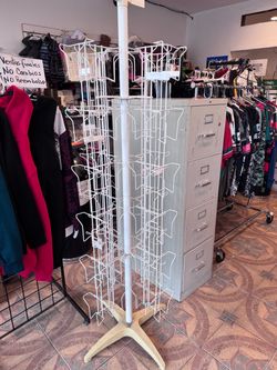 White Wire Rotating Display Rack