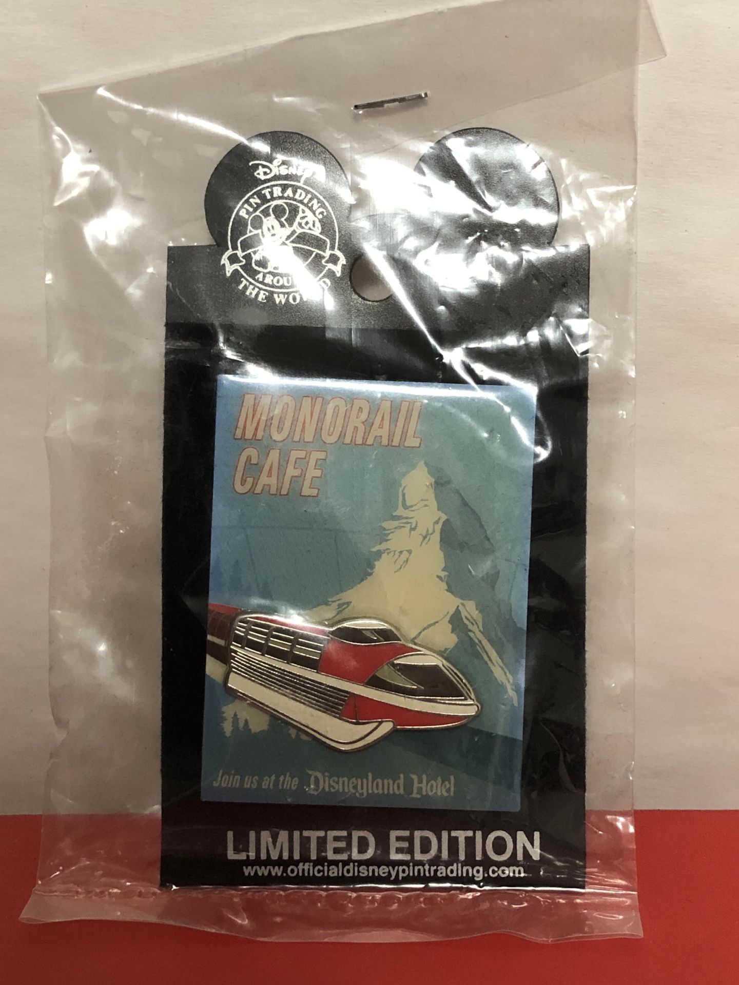 2004 Disney Monorail Café Pin Limited Edition