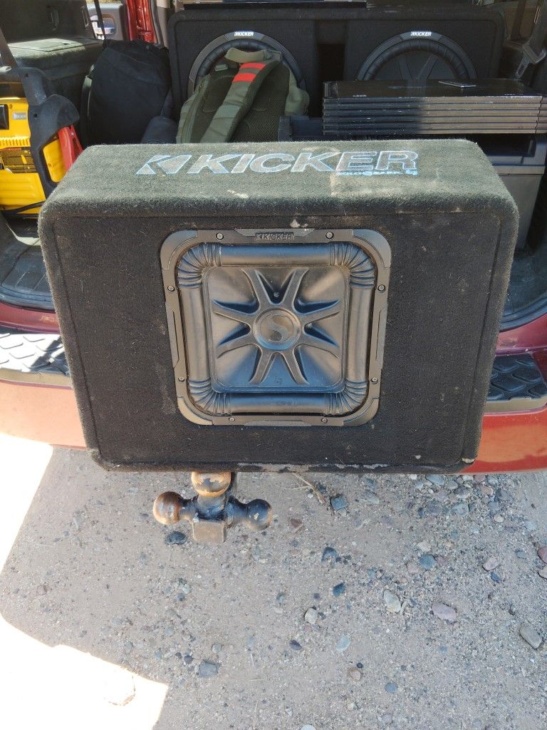 10" Kicker Solo Baric In Vented Box