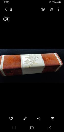 1893 Velvet Box Frist Experimental Milk Plactic Came Over From  England 