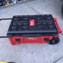 Milwaukee PACKOUT 38 in. Rolling Modular Tool Chest