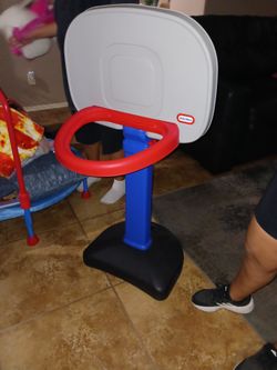 Toddler basketball hoop