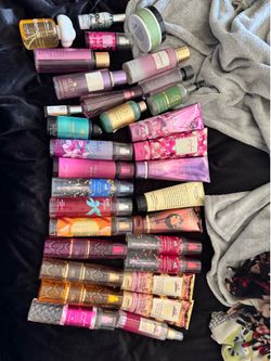Mothers Day! 32pcs Perfumes, Lotions, etc