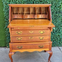 vintage jamestown secretary desk con su llave 100% madera excelentes condiciones precio firme 