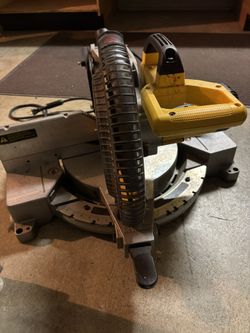 Dewalt Compound Miter Saw