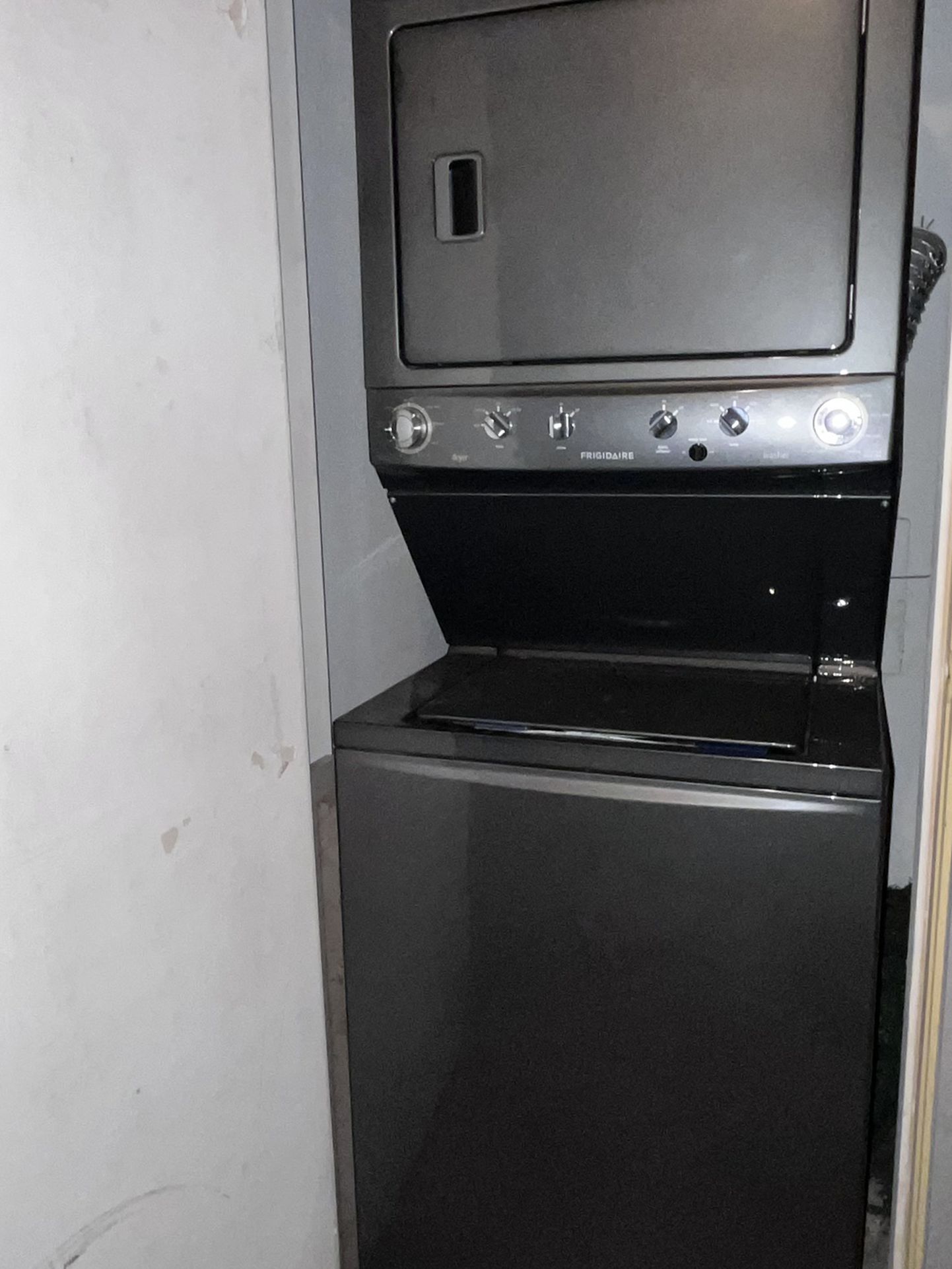 Frigidaire washer and dryer 
