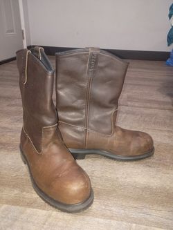Steel toe boots