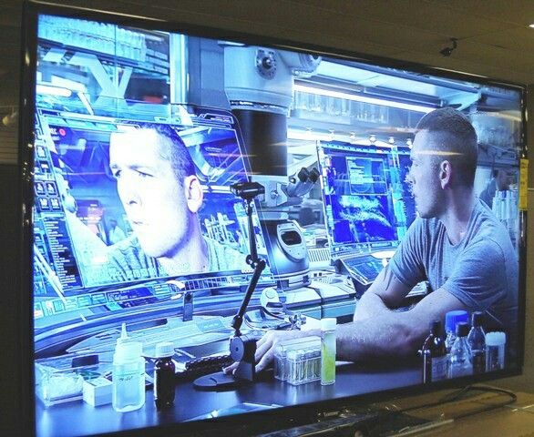 NEW 65-INCH SAMSUNG LED