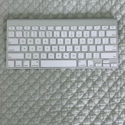 White Apple Keyboard Wireless 