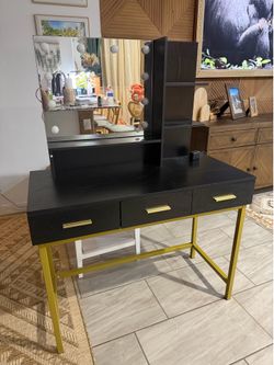 Vanity Black n Gold Pretty New!