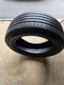 GOOD YEAR EAGLE LS2 225 55R17 Tire