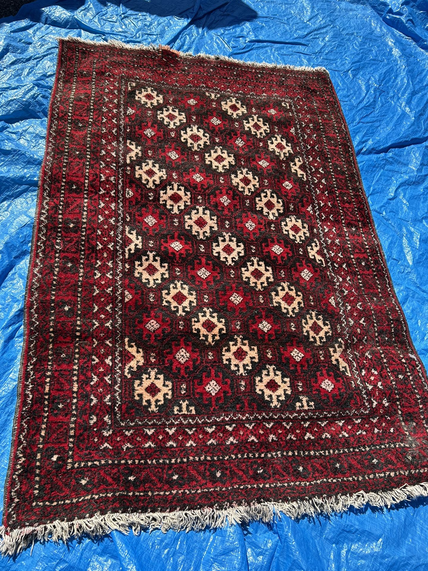 Beautiful Persian Wool Rug 4’ X 6’