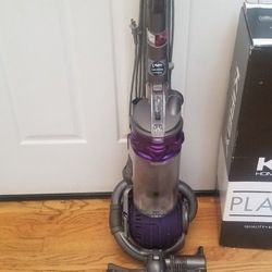 New Cond DYSON ANIMAL DC25 VACUUM WORKS EXCELLENT  , AMAZING POWER SUCES  , IN THE BOX  