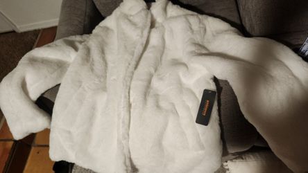 Fur Coat. New Large