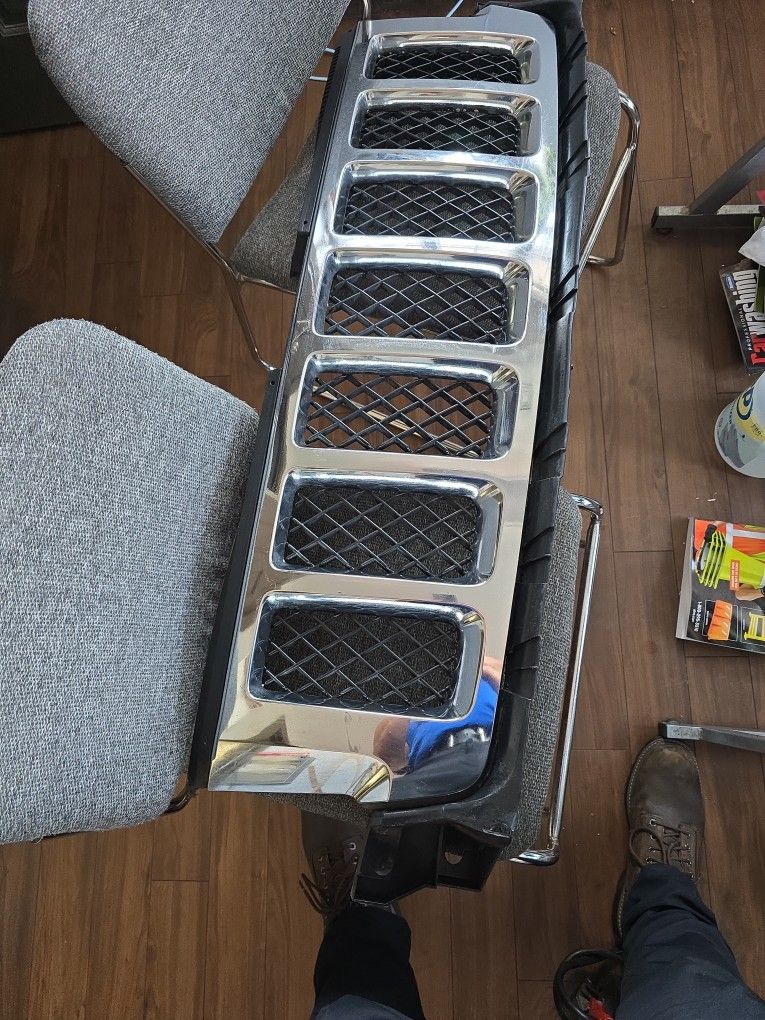 2011 To 2013 Jeep Grand Cherokee Grille