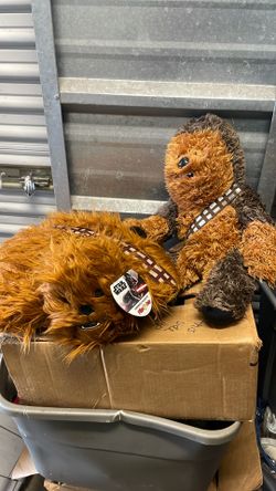 Set Of Chewbacca Pillow Pete’s And Plush Chewbacca