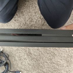 PS4 Pro, 2 Controllers, 13 Games.