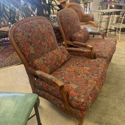 Pair of French Louis XV-style bergère chairs with exposed wood frames, curved cabriole legs - Excellent Condition