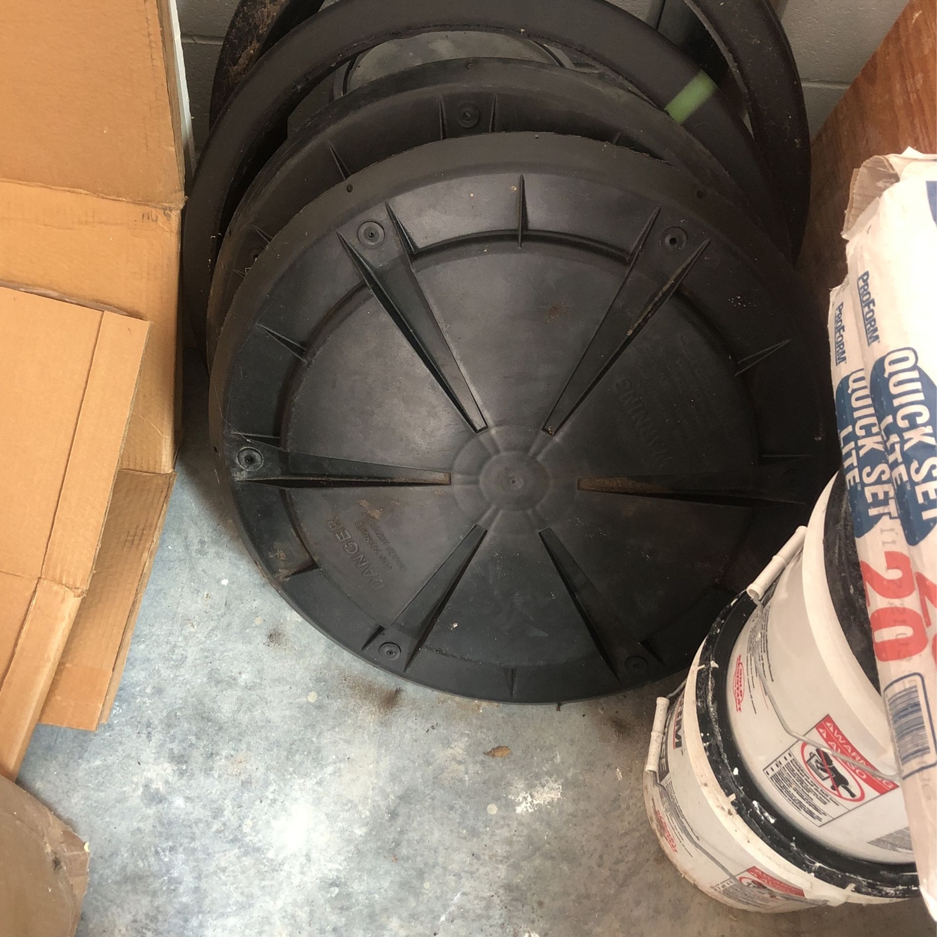 1050 Gallon Septic Tank Lids (2)