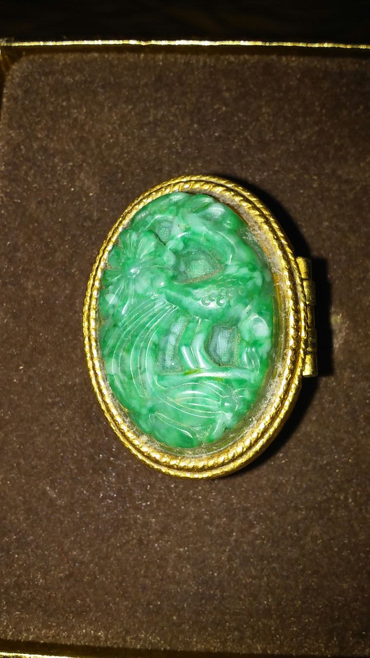 Vintage avon ring locket