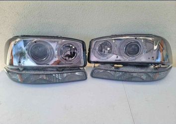 99-06 Sierra 00-06 Yukon Headlights Faros Calaveras Micas