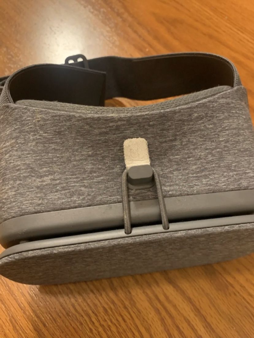 Google Daydream View - VR Headset