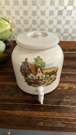 Crock Drinking Dispenser
