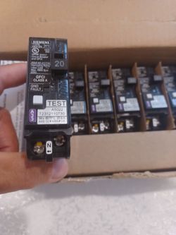Siemens GFCI, 20amp, brand new in original box,  plug-on natural, no any damage or wear QF120AN