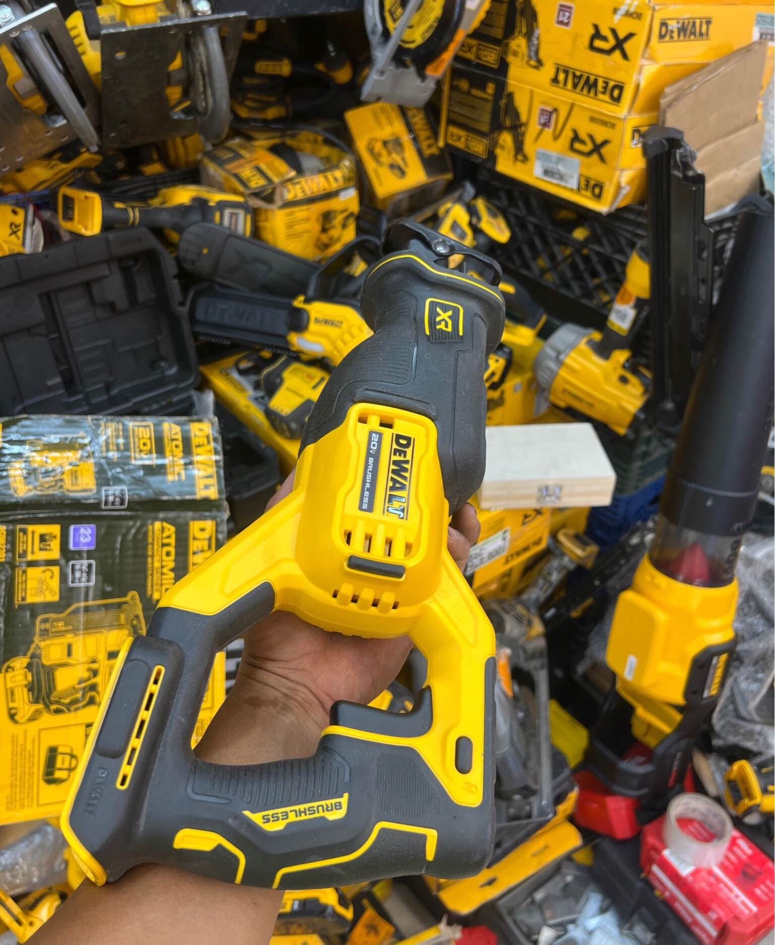 Dewalt 20v Xr Sawzall Reciprocating Saw Tool Only
