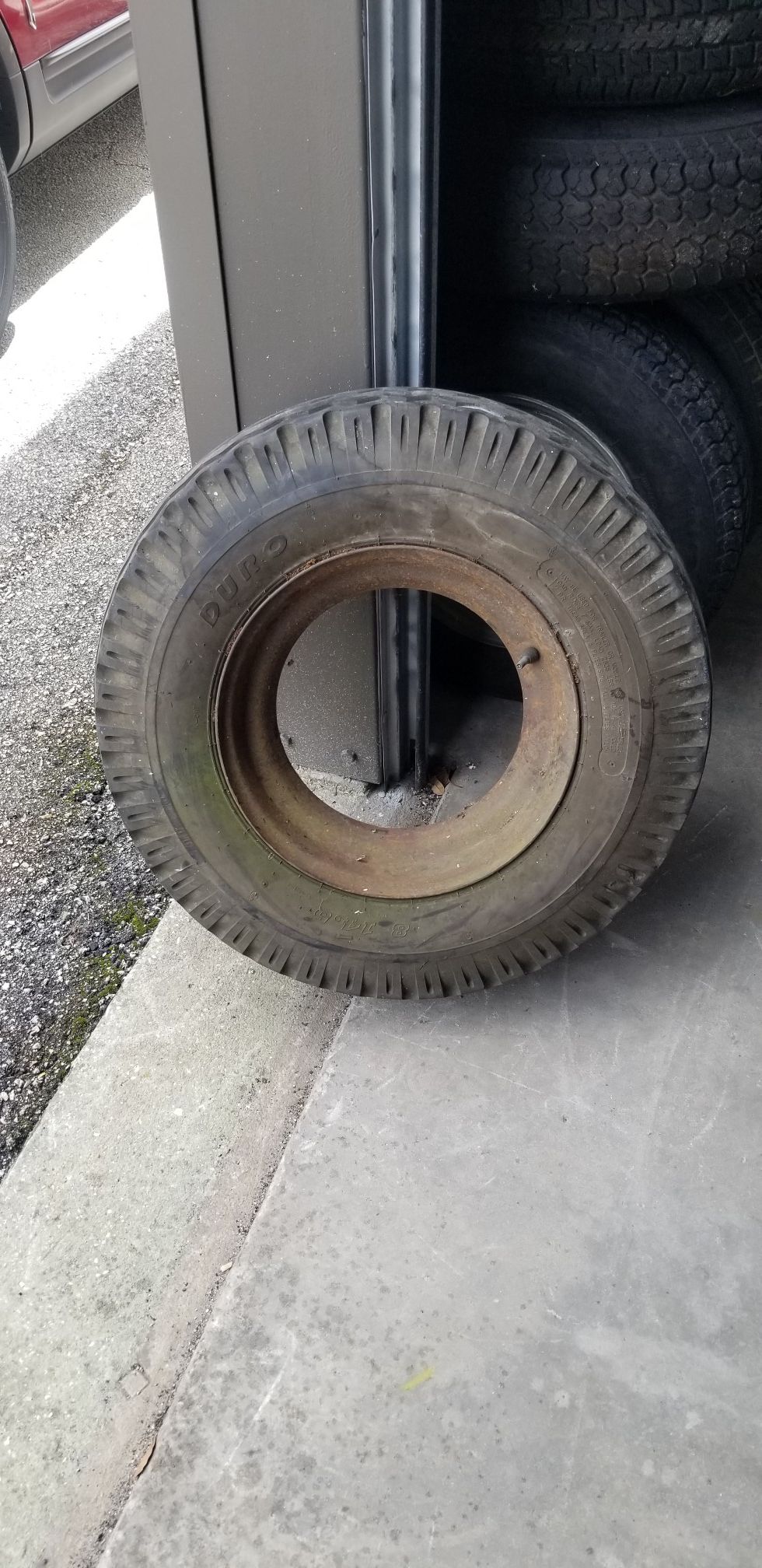 8-14.5 trailer tire