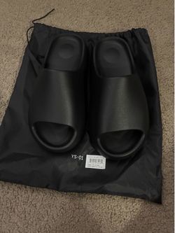 Yeezy slides size 9