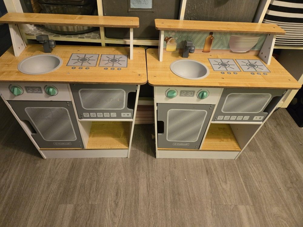 Play Kitchen (2)