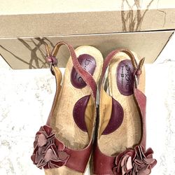 BOC Born Concept  Woman Leather Cork Wedge Sandals Flower Size 6 