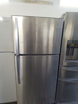 Whirlpool stainless steel top freezer fridge