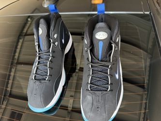 Nine shoes Zoom Air