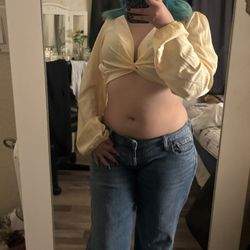 forever 21 yellow cropped tie top💛